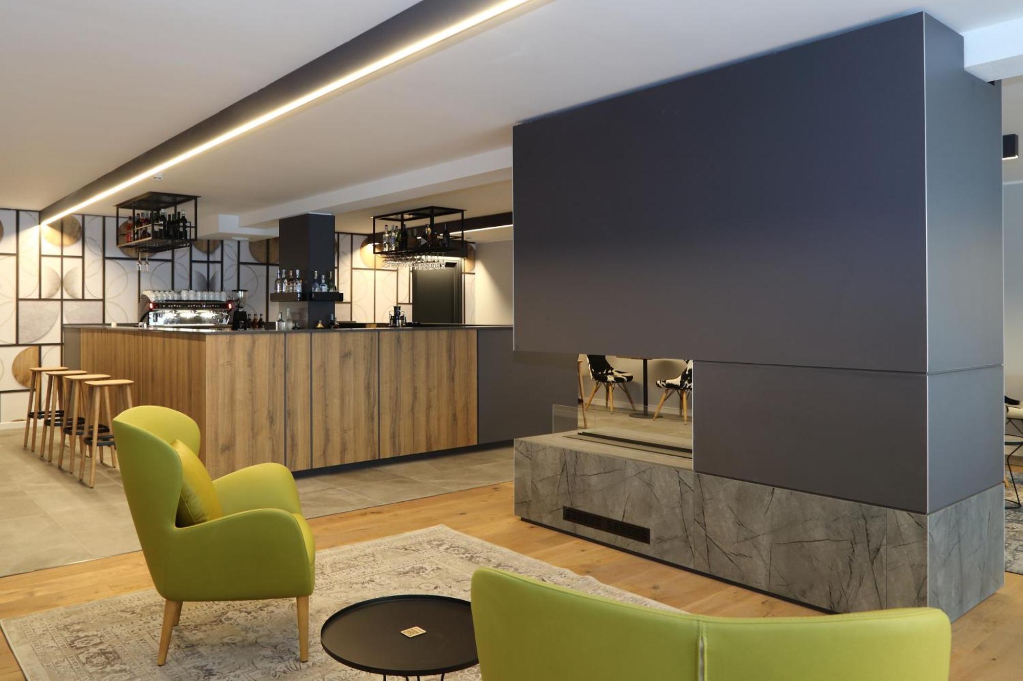 Armon Greenblu Hotel & Wellness Folgarida Buitenkant foto