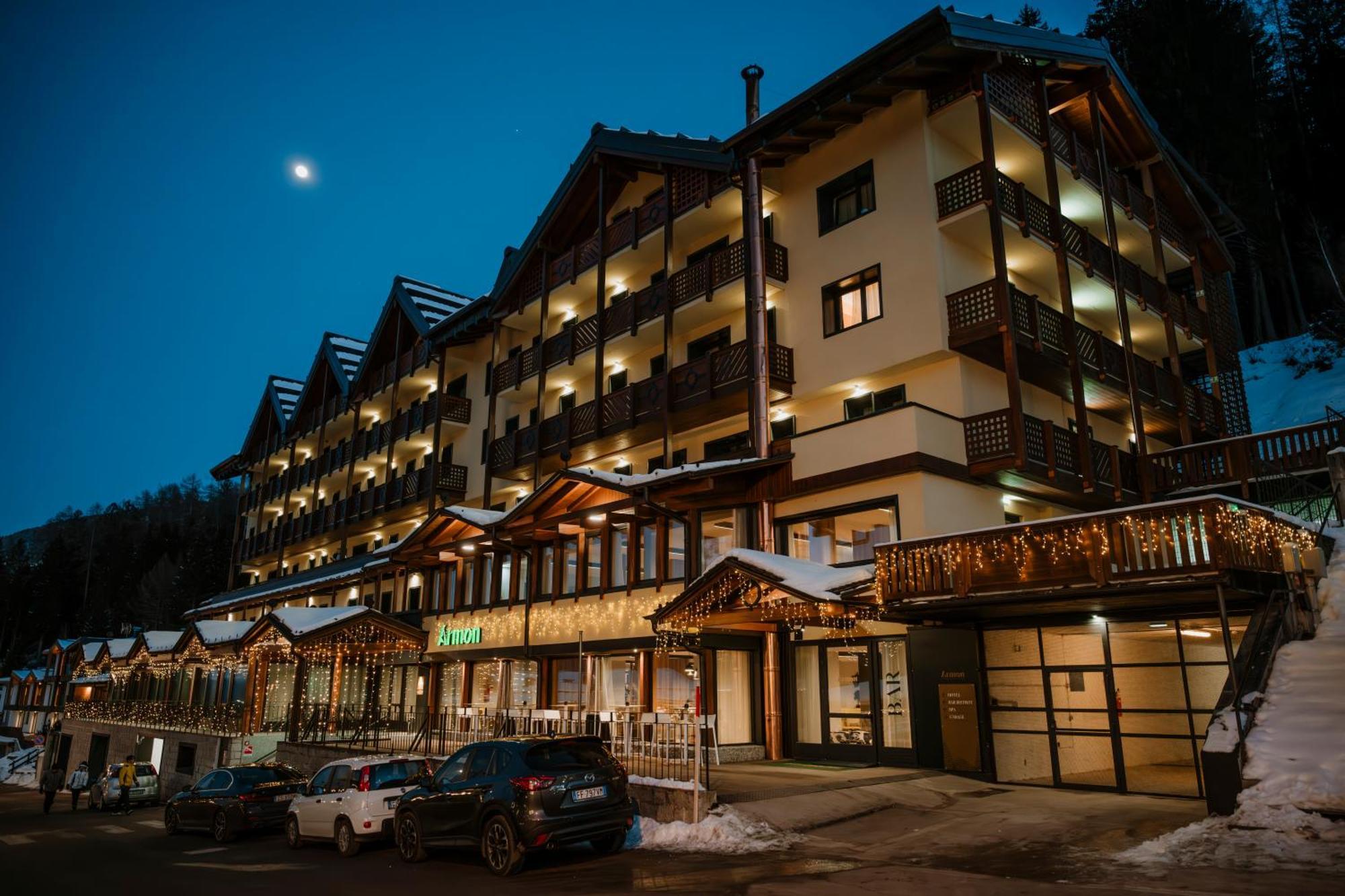 Armon Greenblu Hotel & Wellness Folgarida Buitenkant foto
