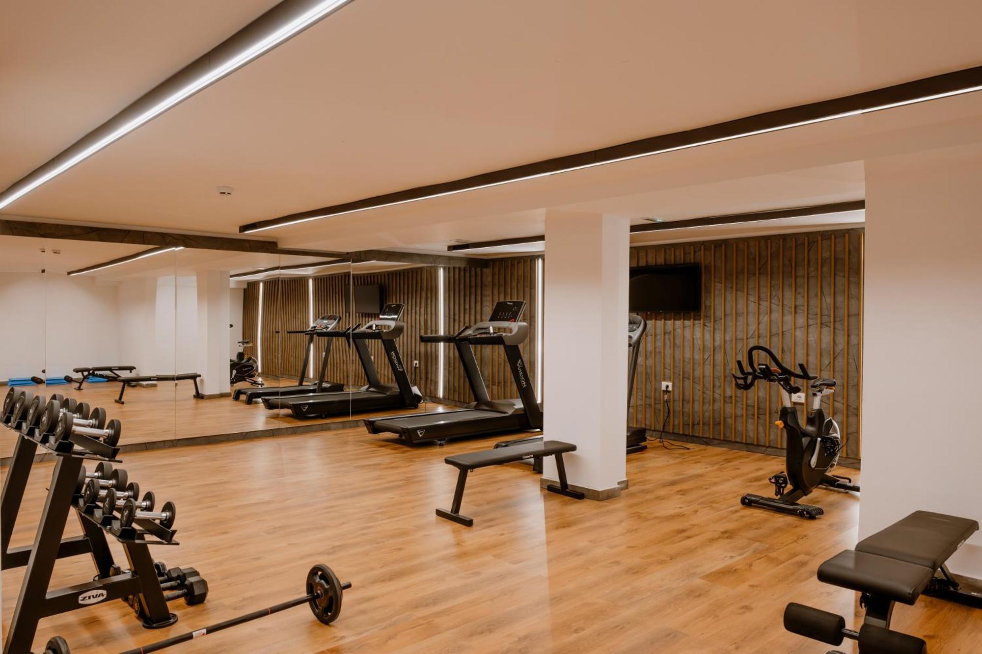 Armon Greenblu Hotel & Wellness Folgarida Buitenkant foto